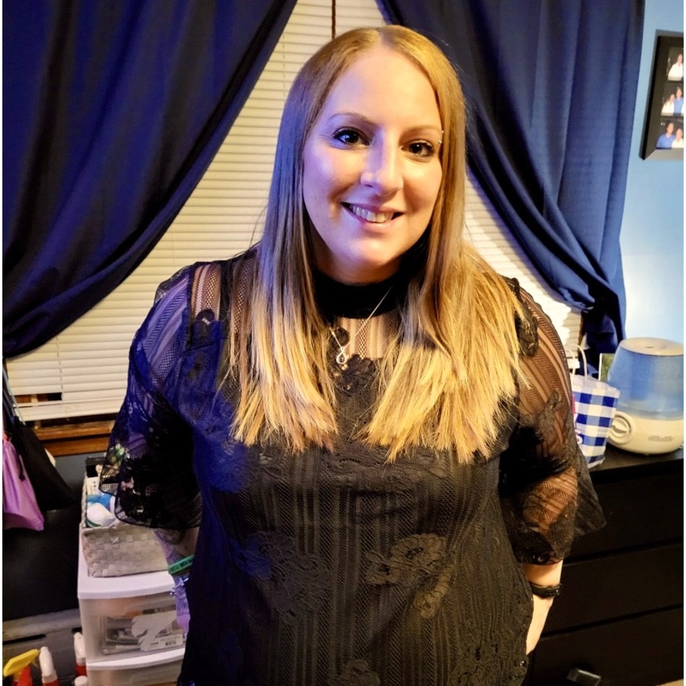 Meet your Posher, Alena